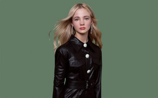 thumb2-freya-allan-english-actress-portrait-photoshoot-black-leather-jacket.jpeg